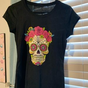 NWT Wound Up sugar skull shirt size small